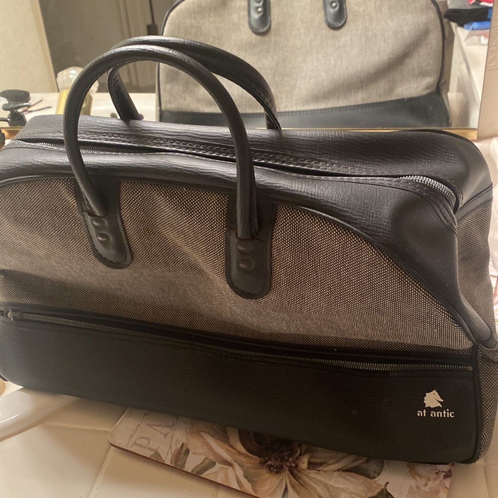 Vintage 60’s Atlantic Tote Tweed Vinyl trim & handles 18” x 11” x 8”